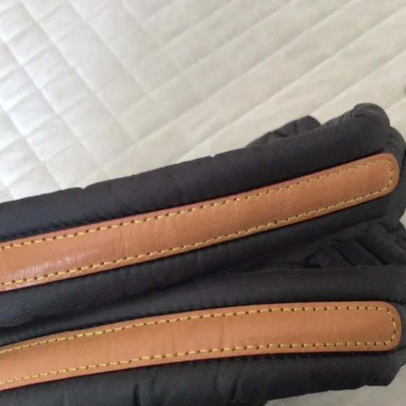 Excellent Condition MZ Wallace Medium Sutton in Magnet - Picture 6 of 7